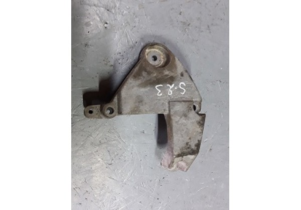 Кронштейн двигуна Renault Safrane, правий, 7700841461